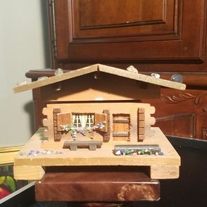 VINTAGE HOLLANDER TOURIST SOUVENIR MUSIC BOX